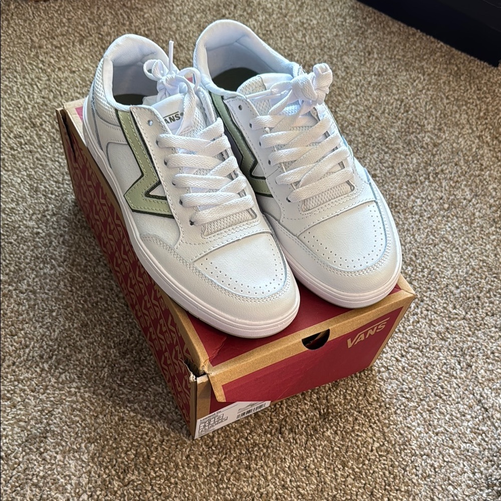 *NEW* Unisex Vans Lowland Sneakers